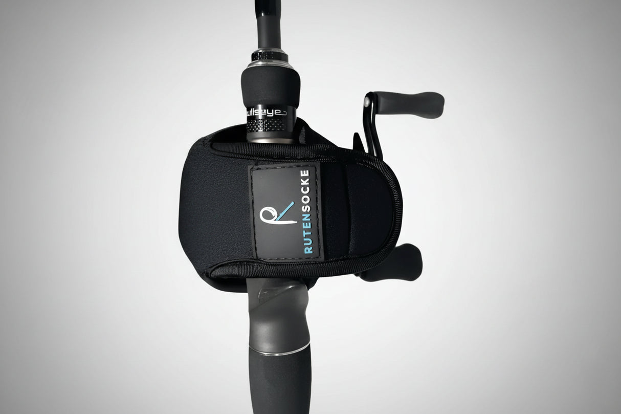 Rutensocke Rollentasche Cast M großes Logo (Rollenschutz für Baitcast-Rollen ab Größe 200)