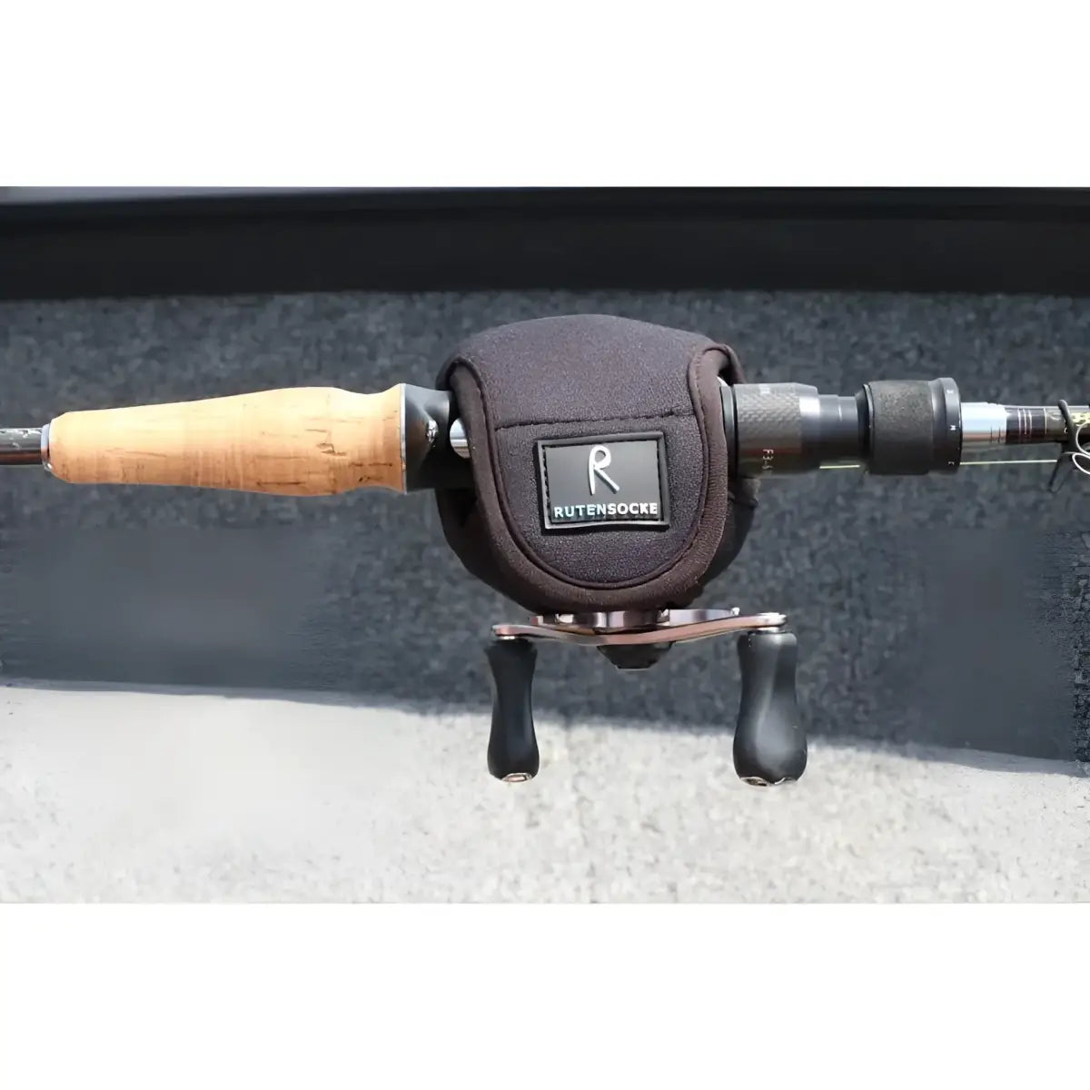 Rutensocke Rollentasche Cast S (Rollenschutz für Baitcast-Rollen von Größe 50-200)